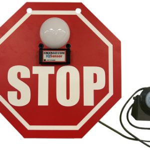Projecteur LED détection + panneau STOP 30 cm
